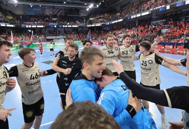 29.05.2026 - Handball - 1. Bundesliga DAIKIN HBL - Saison 2025 2026 - 33. Spieltag: HC Erlangen Metropolregion Nürnberg HCE - Bergischer HC - DaMa - xdaxmax - Jubel Freude nach Spielende - Mannschaft Team des Bergischen HC freut sich Freude jubelt