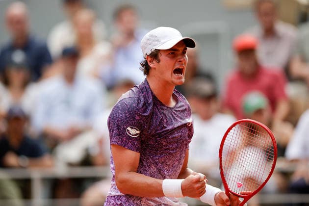 French Open - Joao Fonseca (BRA) celebrates , cry of triumph during at the 2026 Roland-Garros tournament in Paris, FRANCE, on May 29 - 2026 Copyright: AntonioxBorga