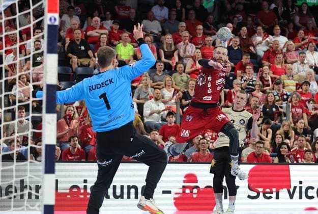 29.05.2026 - Handball - 1. Bundesliga DAIKIN HBL - Saison 2025 2026 - 33. Spieltag: HC Erlangen Metropolregion Nürnberg HCE - Bergischer HC - DaMa - xdaxmax - Christopher Rudeck (1, Bergischer HC ) Antonio Metzner (27, HC Erlangen HCE )