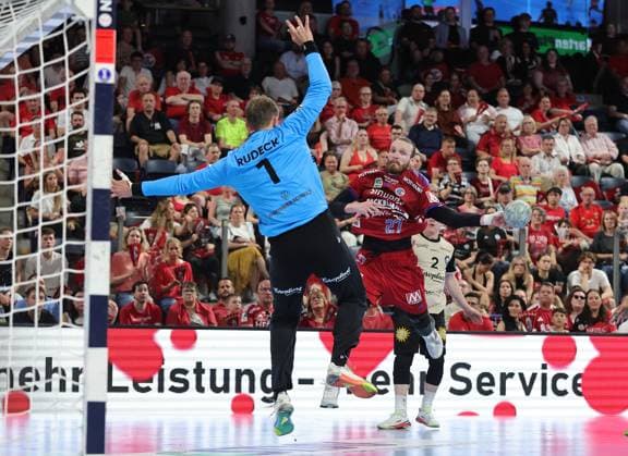 29.05.2026 - Handball - 1. Bundesliga DAIKIN HBL - Saison 2025 2026 - 33. Spieltag: HC Erlangen Metropolregion Nürnberg HCE - Bergischer HC - DaMa - xdaxmax - Christopher Rudeck (1, Bergischer HC ) Antonio Metzner (27, HC Erlangen HCE )