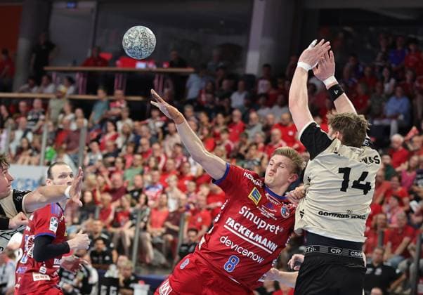 29.05.2026 - Handball - 1. Bundesliga DAIKIN HBL - Saison 2025 2026 - 33. Spieltag: HC Erlangen Metropolregion Nürnberg HCE - Bergischer HC - DaMa - xdaxmax - Sander Andreassen Overjordet ( 8, HC Erlangen HCE ) Gerdas Babarskas (14, Bergischer HC )