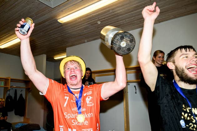 260529 IFK Kristianstads Axel Mansson jublar efter vinsten av final fyra i Handbollsligan herr mellan HK Malmö och IFK Kristianstad den 29 maj 2026 i Malmö. Copyright: MATHILDAxSCHULER BB260529MA105