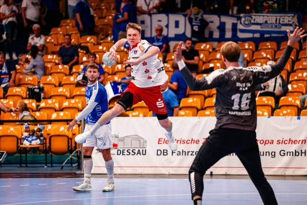 Tim Gruener (HBW Balingen-Weilstetten, 18) wirft den Ball, Dessau-Rosslauer HV 06 vs. HBW Balingen-Weilstetten, Handball, 2. Bundesliga, 33. Spieltag, Saison 2025 26, 29.05.2026, Dessau-Rosslauer HV 06 vs. HBW Balingen-Weilstetten, Handball, 2. Bundesliga, 33. Spieltag, Saison 2025 26, 29.05.2026 Dessau-Rosslau Copyright: xEibner-Pressefoto LauraxRoemerx EP_LRR