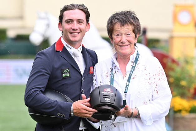 EQUITATION - International Equitation - Piazza di Siena - 93rd CSIO of Rome 2026 Photo by IPA ABACAPRESS.COM85168719 - Jack WHITAKER (GBR) and JACK JL winner of the award presented by ENI with Lelia Polini of KEP Italia during the 93rd CSIO Roma 2026 Competition No. 5 - NATIONS CUP INTESA SANPAOLO Two rounds competition - h. 160 Prize Money: 220,000 Ä on May 29, 2026 at Piazza di Siena in Rome, Italy. Rome Italy  Copyright: xIPAxSport ABACAx