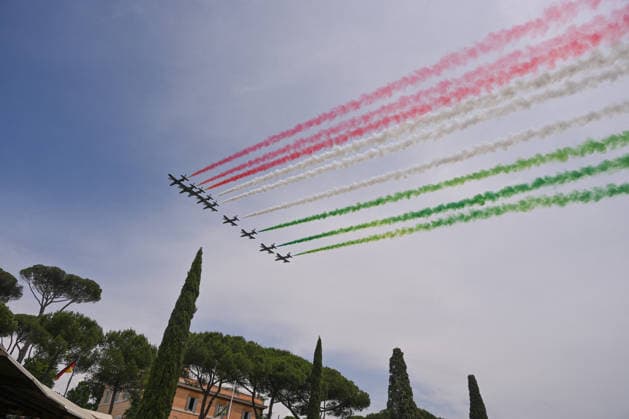 EQUITATION - International Equitation - Piazza di Siena - 93rd CSIO of Rome 2026 Photo by IPA ABACAPRESS.COM85169277 - The Frecce Tricolori before the 93rd CSIO Roma 2026 Competition No. 5 - NATIONS CUP INTESA SANPAOLO Two rounds competition - h. 160 Prize Money: 220,000 Ä on May 29, 2026 at Piazza di Siena in Rome, Italy. Rome Italy  Copyright: xIPAxSport ABACAx