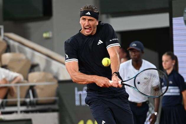 2026 French Open, Roland-Garros - Day 6 PARIS, FRANCE - MAY 29: Germany s Alexander Zverev and France s Quentin Halys compete during their men s singles match on day 6 of the French Open tennis tournament on Court Philippe-Chatrier at the Roland-Garros Complex in Paris on May 29, 2026. Burak Akbulut Anadolu Paris France. Editorial use only. Please get in touch for any other usage.  Copyright: x2026xAnadoluxBurakxAkbulutx