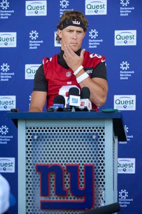 New York quarterback Jaxson Dart (6) address the media during organized team activities at the Quest Diagnostics Training Center in East Rutherford, New Jersey on Friday, May 29, 2026. CSM East Rutherford United States - ZUMAc04_ 20260529_zma_c04_050 Copyright: xDuncanxWilliamsx