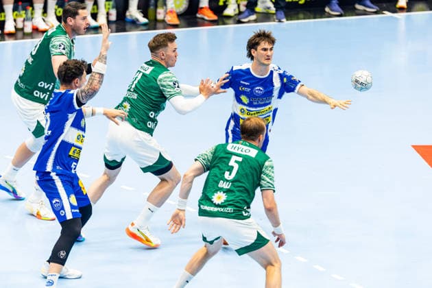 29.05.2026, GER, Handball, Maenner, Saison 25 26, Daikin 1.Bl, 30.Spieltag, ThSV Eisenach - Fuechse Berlin Lasse Bredekjaer Andersson (Fuechse Berlin), Stephan Seitz (ThSV Eisenach,44) 99817 Eisenach Werner-Assmann-Halle Am Sportp Thueringen Deutschland