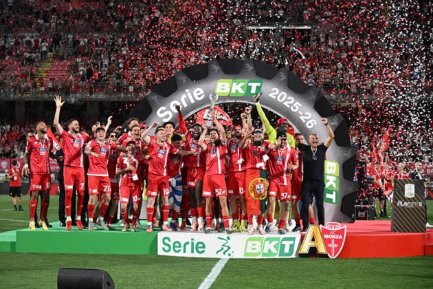 SQUADRA, team group, Mannschaftsbild, Totale Monza, Serie B, 2025-26, Monza vs Catanzaro 0-2, 29-05-2026, Esultanza, Celebration, Jubel SERIE B 2025-26 FINALE PLAY OFF RITORNO MONZA-CATANZARO 0-2