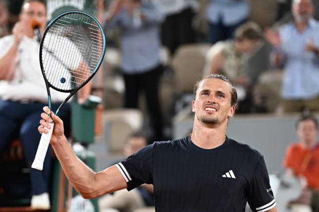 2026 French Open, Roland-Garros - Day 6 PARIS, FRANCE - MAY 29: Germany s Alexander Zverev and France s Quentin Halys (not seen) compete during their men s singles match on day 6 of the French Open tennis tournament on Court Philippe-Chatrier at the Roland-Garros Complex in Paris on May 29, 2026. Burak Akbulut Anadolu Paris France. Editorial use only. Please get in touch for any other usage.  Copyright: x2026xAnadoluxBurakxAkbulutx