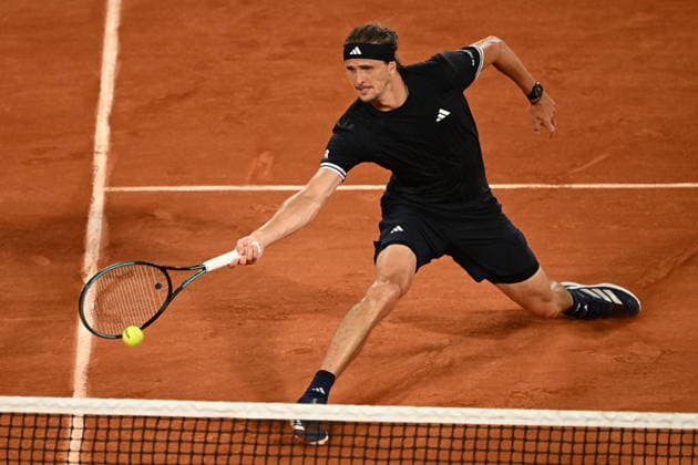 2026 French Open, Roland-Garros - Day 6 PARIS, FRANCE - MAY 29: Germany s Alexander Zverev and France s Quentin Halys (not seen) compete during their men s singles match on day 6 of the French Open tennis tournament on Court Philippe-Chatrier at the Roland-Garros Complex in Paris on May 29, 2026. Burak Akbulut Anadolu Paris France. Editorial use only. Please get in touch for any other usage.  Copyright: x2026xAnadoluxBurakxAkbulutx