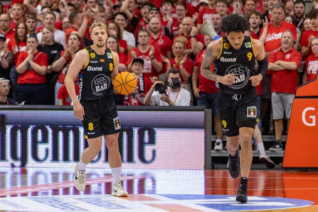 Lucas Mayer (Bozic Estriche Knights Kirchheim, 08) Tylan James Pope (Bozic Estriche Knights Kirchheim, 09) GER, Giessen46ers vs. Bozic Estriche Knights Kirchheim, BARMER 2. Basketball Bundesliga, Playoffs Halbfinale Spiel 4, Saison 2025 2026, 29.05.2026 GER, Giessen46ers vs. Bozic Estriche Knights Kirchheim, BARMER 2. Basketball Bundesliga, Playoffs Halbfinale Spiel 4, Saison 2025 2026, 29.05.2026 Giessen Copyright: xEibner-Pressefoto NinaxSanderx EP_NSR
