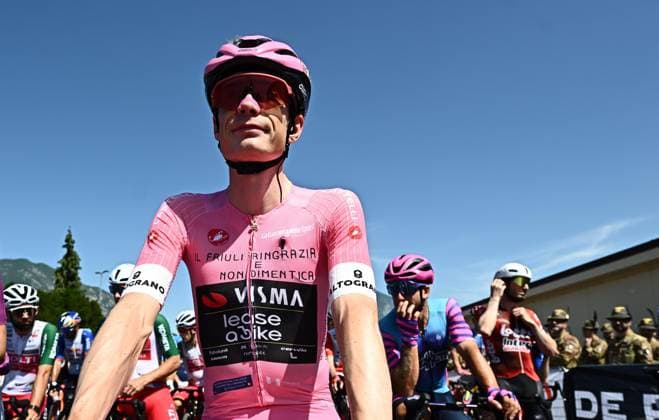 May 30, 2026, Gemona Del Friuli, ITALY: Danish rider Jonas Vingegaard Hansen .of Team Visma Lease A Bike wearing the overall leader s pink jersey, arrive to the start for the 20th stage of the 109 Giro d Italia 2026, over 200 km from Gemona del Friuli to Piancavallo, 30 may 2026. ANSA LUCA ZENNARO. Giro D Italia Cycling Race - Stage 20  - ZUMAa110 20260530_zaf_a110_009 Copyright: xLucaxZennarox