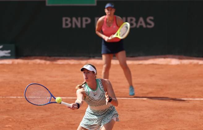 Belgian Magali Kempen pictured in action during a doubles tennis match between Brazilian-Argentinian pair Martins-Sierra and Belgian-Slovenian pair Kempen-Klepac, in the second round of the women s doubles at the Roland Garros French Open tennis tournament, in Paris, France, Saturday 30 May 2026. This year s tournament takes place from 18 May to 07 June. VIRGINIExLEFOUR  x175449446x