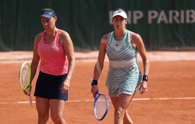 Belgian Magali Kempen and Slovenian Andreja Klepac celebrate during a doubles tennis match between Brazilian-Argentinian pair Martins-Sierra and Belgian-Slovenian pair Kempen-Klepac, in the second round of the women s doubles at the Roland Garros French Open tennis tournament, in Paris, France, Saturday 30 May 2026. This year s tournament takes place from 18 May to 07 June. VIRGINIExLEFOUR  x175449453x