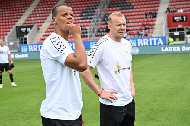 30.05.2026, xsvx, Fussball Langholz Cup 2026, v.l. Timothy Chandler (Eintracht Frankfurt) Sebastian Rode Wiesbaden
