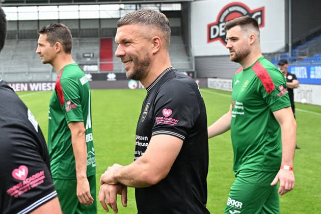 30.05.2026, xsvx, Fussball Langholz Cup 2026, v.l. Lukas Podolski Wiesbaden