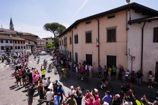 The pack rides during Stage 20 of the Giro d™Italia, from Gemona del Friuli to Piancavallo, Italy, Saturday,May 30, 2026.  Copyright: xFabioxFerrarix xLaPressex