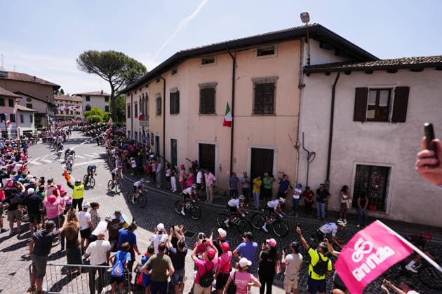 The pack rides during Stage 20 of the Giro d™Italia, from Gemona del Friuli to Piancavallo, Italy, Saturday,May 30, 2026.  Copyright: xFabioxFerrarix xLaPressex