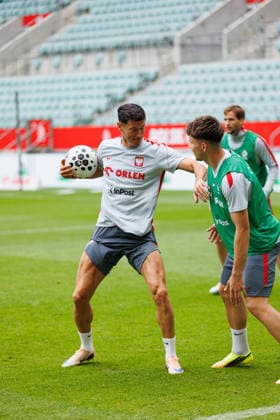 Robert Lewandowski seen during Official press conference, PK, Pressekonferenz and training of Poland National football team before Friendly match game against Ukraine (Ernest Kolodziej Ball Raw Images) Wroclaw Tarczynski Arena Poland Copyright: xErnestxKolodziejx ernestkolodziej_poland_conference_2526_OL_5342