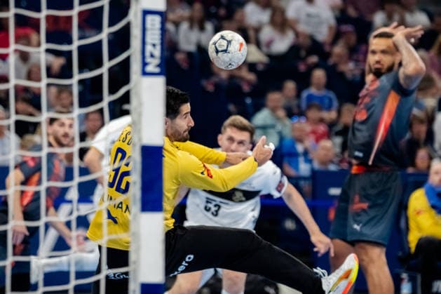 Hamburg 30.05.2026, Handball, Herren, EHF European League Men 2025 26, Halbfinale, Montpellier Handball - THW Kiel Remi Desbonnet (Montpellier Handball, 92) pariert den Wurf