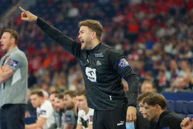 30.05.2026 ,xgox, Handball - EHF European League Halbfinale Montpellier Handball - THW Kiel emspor, v.l. Gonzalo Perez De Vargas (Kiel, 1) gibt Anweisungen, gestikuliert mit den Armen, gesticulate, gives instructions Hamburg
