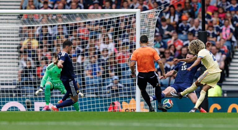 30.05.2026 Scotland v Curaco: Tahith Chong shoots under the leg of John Souttar to score for Curacao  Copyright: xWilliexVassx NINTCHDBPICT001084857874
