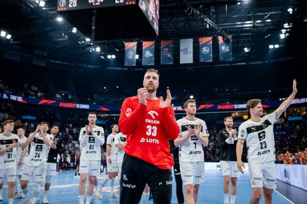 Hamburg 30.05.2026, Handball, Herren, EHF European League Men 2025 26, Halbfinale, Montpellier Handball - THW Kiel Die Mannschaft bedankt sich bei den Fans *** Hamburg 30 05 2026, Handball, Men, EHF European League Men 2025 26, Semi-final, Montpellier Handball THW Kiel The team thanks the fans