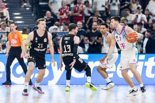 MUNICH, GERMANY - MAY 30: Grayson Murphy (Telekom Baskets Bonn, 7) controls the ball during the easyCredit Basketball Bundesliga Playoffs Semi-final match 1 between FC Bayern Muenchen vs. Telekom Baskets Bonn at SAP Garden on match 1 of easyCredit Basketball Bundesliga Playoffs Semi-final on May 30, 2026 in Munich, Germany. Bavaria Germany Copyright: xSteffiexWunderlx
