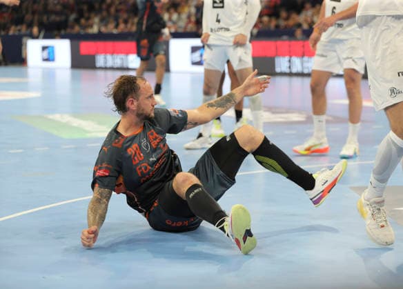 photo : Verlierer am Boden , Valentin PORTE (Montpellier) Handball Herren am Sa. 30.05.2026 Mens EHF European League , Final Four in Hamburg THW Kiel - Montpellier , Halbfinale