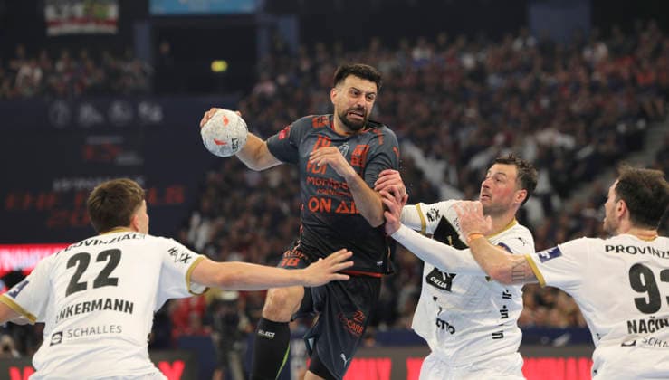 photo : Torwurf von .... Agustin CASADO (Montpellier) gegen Domagoj Duvnjak (Kiel) Handball Herren am Sa. 30.05.2026 Mens EHF European League , Final Four in Hamburg THW Kiel - Montpellier , Halbfinale