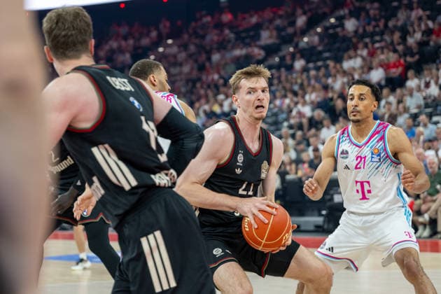 Justus Hollatz 21 (FC Bayern Basketball), Joel Aminu 21 (Telekom Baskets Bonn), FC Bayern Basketball vs. Telekom Baskets Bonn, BBL, Halbfinale 1, 30.05.2026 Muenchen Bayern Deutschland
