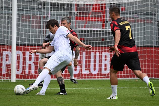 30.05.2026, xsvx, Fussball Langholz Cup 2026, v.l. Matze Knoop Wiesbaden