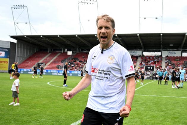 30.05.2026, xsvx, Fussball Langholz Cup 2026, v.l. Oliver Oli Pocher Wiesbaden
