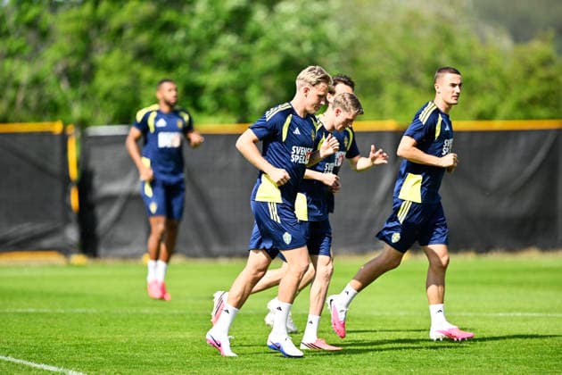 STOCKHOLM, SVERIGE 20260530 Sveriges Herman Johansson, Alexander Bernhardsson och Gustaf Lagerbielke när herrlandslaget tränar pa Bosön inför kommande fotbolls-VM och träningsmatcher mot Norge och Grekland. STOCKHOLM SVERIGE x10050x