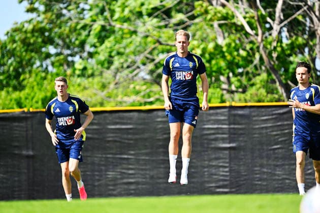 STOCKHOLM, SWEDEN 20260530 Sweden s Alexander Bernhardsson, Herman Johansson Sweden s Gustaf Lagerbielke and Hjalmar Ekdal as the men s national team, Nationalteam trains on Bosön ahead of the upcoming World Cup and friendly matches against Norway and Greece. STOCKHOLM SWEDEN x10050x