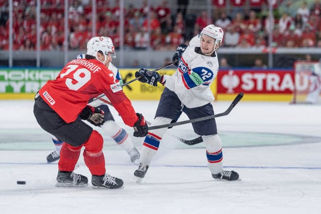 30 05 2026, Zurich, Swiss Life Arena, Ice hockey, Eishockey World Championships Semifinal: Switzerland - Norway, 79 Calvin Thurkauf (Switzerland), 72 Stian Solberg (Norway) Zurich Swiss Life Arena Zurich Switzerland Copyright: xJustPictures.ch StefanxEmchx jp-de-StEm-DSC0020420260530