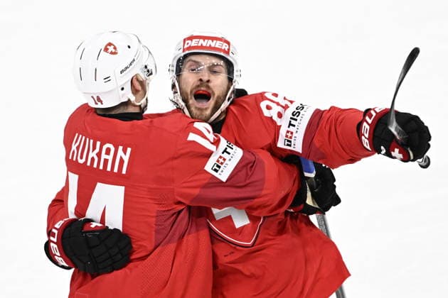 LKS 20260530 88 Christoph Bertschy of Switzerland celebrates with team player 14 Dean Kukan after scoring 1-0 during the 2026 IIHF Ice hockey, Eishockey World Championships semi-final match between Switzerland and Norway in Zurich on May 30, 2026. - RONI REKOMAA Zürich Switzerland lVWI4tKd2ts  Copyright: xRonixRekomaax lVWI4tKd2ts