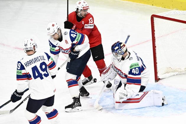LKS 20260530 Goalkeeper 40 Henrik Haukeland of Norway eye the puck during the 2026 IIHF Ice hockey, Eishockey World Championships semi-final match between Switzerland and Norway in Zurich on May 30, 2026. - RONI REKOMAA Zürich Switzerland dJFYkO3CN-k  Copyright: xRonixRekomaax dJFYkO3CN-k