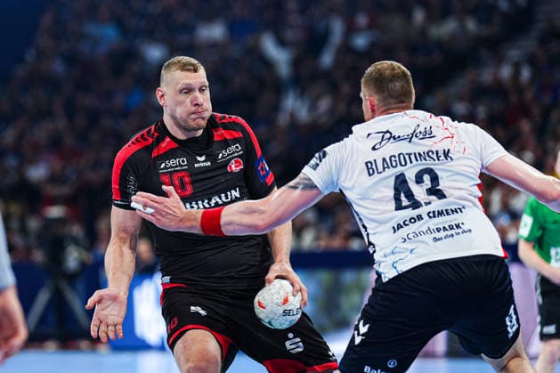 Dainis Kristopans (MT Melsungen, 10), Blaz Blagotinsek (SG Flensburg-Handewitt, 43) GER, MT Melsungen vs. SG Flensburg-Handewitt, Handball, EHF European League, Halbfinale, Saison 2025 2026, 30.05.2026 GER, MT Melsungen vs. SG Flensburg-Handewitt, Handball, EHF European League, Halbfinale, Saison 2025 2026, 30.05.2026 Hamburg Copyright: xEibner-Pressefoto MarcelxvonxFehrnx EP_MFN