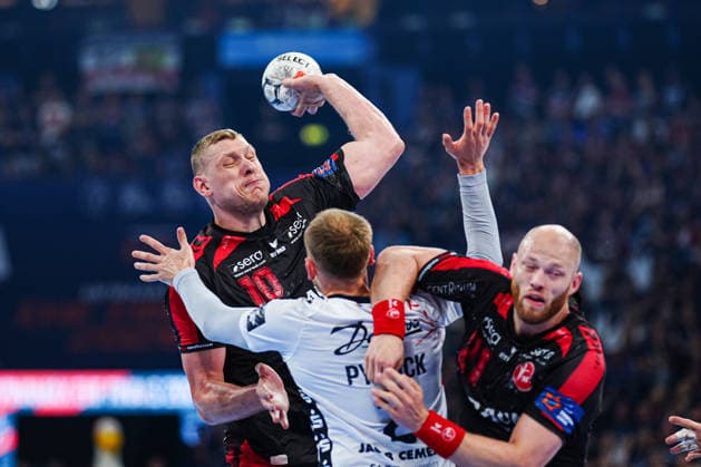 Wurf Tor Dainis Kristopans (MT Melsungen, 10) GER, MT Melsungen vs. SG Flensburg-Handewitt, Handball, EHF European League, Halbfinale, Saison 2025 2026, 30.05.2026 GER, MT Melsungen vs. SG Flensburg-Handewitt, Handball, EHF European League, Halbfinale, Saison 2025 2026, 30.05.2026 Hamburg Copyright: xEibner-Pressefoto MarcelxvonxFehrnx EP_MFN