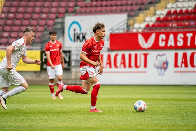 30.05.2026, xdaymx, Fussball Oberliga Rheinland-Pfalz Saar, 1.FC Kaiserslautern - FV Eppelborn Gibs, Neal (FCK) am Ball (DFL DFB REGULATIONS PROHIBIT ANY USE OF PHOTOGRAPHS as IMAGE SEQUENCES and or QUASI-VIDEO) Kaiserslautern