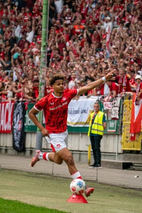 30.05.2026, xdaymx, Fussball Oberliga Rheinland-Pfalz Saar, 1.FC Kaiserslautern - FV Eppelborn Torjubel vom Torschützen zum 1:0 Chukwukelu, Chinedu (DFL DFB REGULATIONS PROHIBIT ANY USE OF PHOTOGRAPHS as IMAGE SEQUENCES and or QUASI-VIDEO) Kaiserslautern