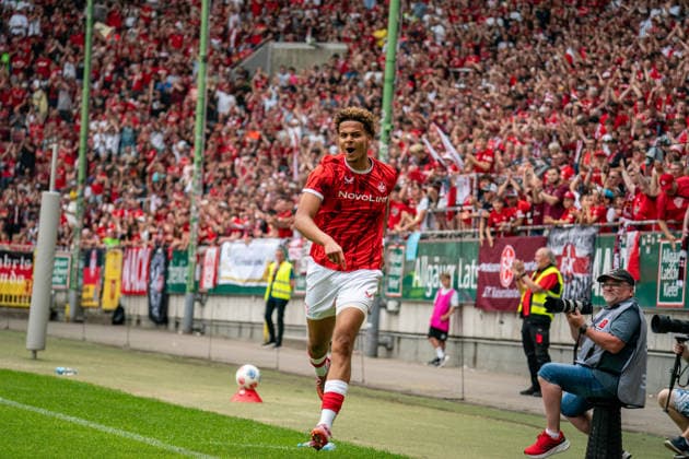 30.05.2026, xdaymx, Fussball Oberliga Rheinland-Pfalz Saar, 1.FC Kaiserslautern - FV Eppelborn Torjubel vom Torschützen zum 1:0 Chukwukelu, Chinedu (DFL DFB REGULATIONS PROHIBIT ANY USE OF PHOTOGRAPHS as IMAGE SEQUENCES and or QUASI-VIDEO) Kaiserslautern