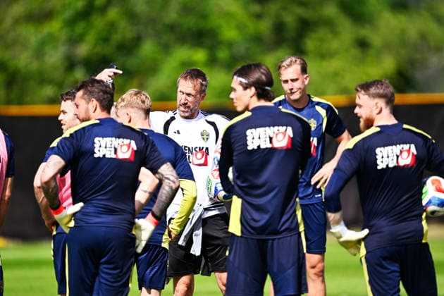STOCKHOLM, SWEDEN 20260530 Swedish national team, Nationalteam captain Graham Potter as the men s national team trains on Bosön ahead of the upcoming World Cup and friendly matches against Norway and Greece. STOCKHOLM SWEDEN x10050x