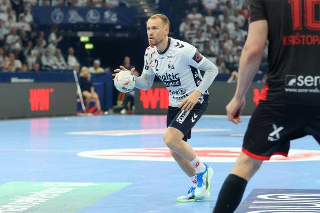 30.05.2026, xgox, Handball - EHF European League Halbfinale MT Melsungen - SG Flensburg-Handewitt v.l. Simon Pytlick (Flensburg, 2) am Ball, plays the ball Hamburg