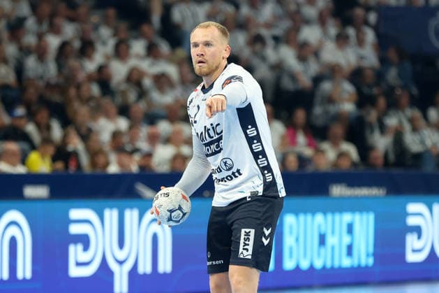 30.05.2026, xgox, Handball - EHF European League Halbfinale MT Melsungen - SG Flensburg-Handewitt v.l. Simon Pytlick (Flensburg, 2) am Ball, plays the ball Hamburg