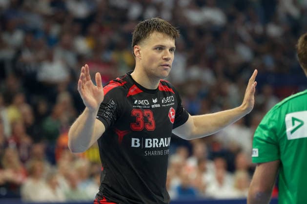 30.05.2026, xgox, Handball - EHF European League Halbfinale MT Melsungen - SG Flensburg-Handewitt v.l. Aaron Mensing (Melsungen, 33) Reklamiert, beschwert sich, schimpft Hamburg