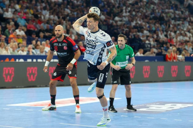 30.05.2026, xgox, Handball - EHF European League Halbfinale MT Melsungen - SG Flensburg-Handewitt v.l. Emil Jakobsen (Flensburg, 31) beim Siebenmeter Hamburg