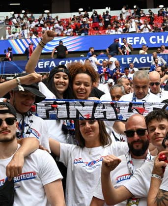 PSG Fans at UEFA Champions League Final - Budapest PSG fans seen in the stands ahead of the UEFA Champions League Final between Paris Saint-Germain and Arsenal at Puskas Arena in Budapest, Hungary on May 30, 2026. Photo by Alexis Jumeau ABACAPRESS.COM Budapest Hungary  Copyright: xJumeauxAlexis ABACAx